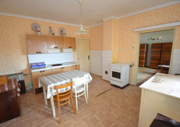 Samostatne stojaci rodinný dom s pozemkom 897m2