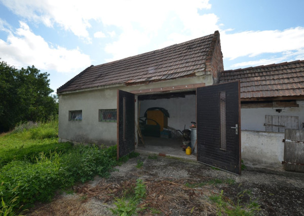 Samostatne stojaci rodinný dom s pozemkom 897m2