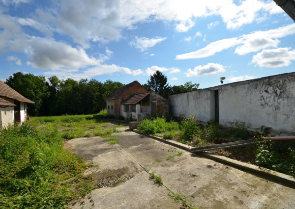 Samostatne stojaci rodinný dom s pozemkom 897m2