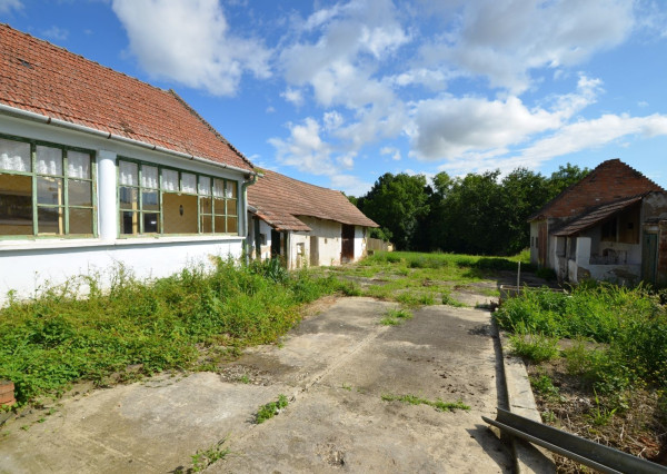 Samostatne stojaci rodinný dom s pozemkom 897m2
