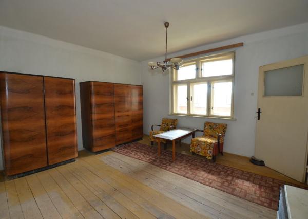 Samostatne stojaci rodinný dom s pozemkom 897m2