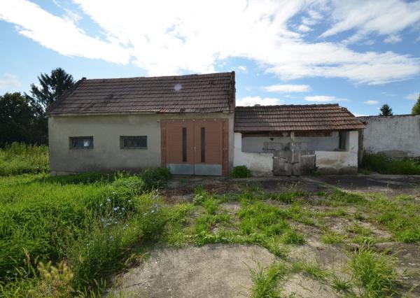 Samostatne stojaci rodinný dom s pozemkom 897m2