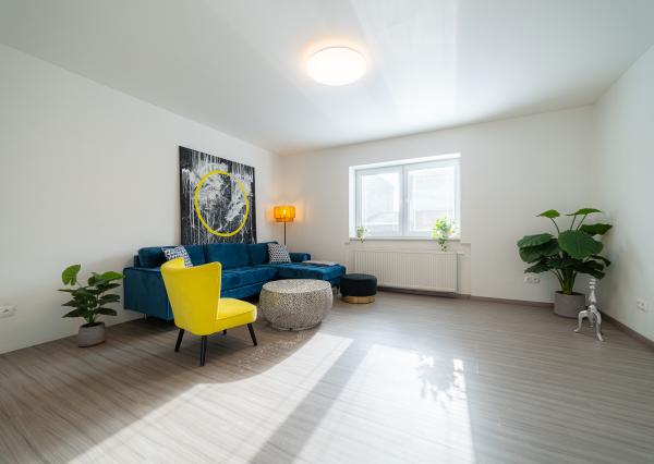 Veľký rodinný dom s pivnicou a altánkom. Super cena.