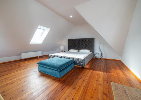 REZERVOVANÉ 6-izb. Veľký rodinný dom s pivnicou a altánkom. Oplatí sa vidieť.