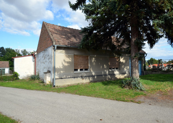 REZERVOVANÉ Rodinný dom s pozemkom 897m2. Možnosť financovať cez hypotéku.