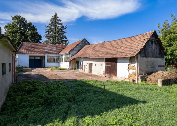 REZERVOVANÉ Rodinný dom s pozemkom 897m2. Možnosť financovať cez hypotéku.