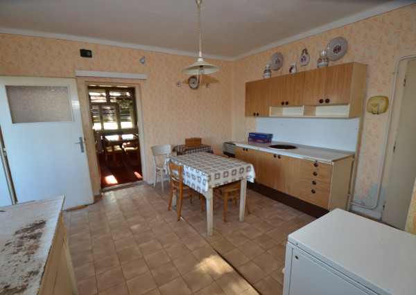 REZERVOVANÉ Rodinný dom s pozemkom 897m2. Možnosť financovať cez hypotéku.