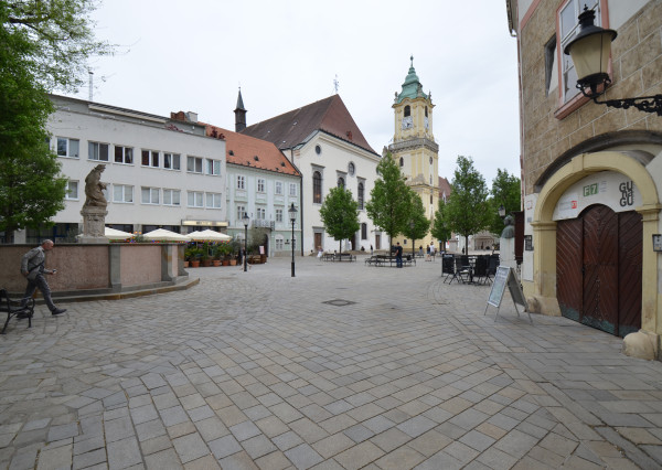 Atypický 2-izb. byt v úplnom centre na Františkánskom námestí