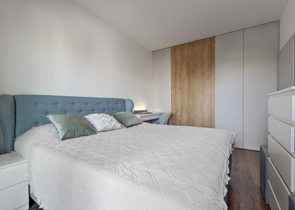 Štýlový 2-izb. byt v Tehelnom poli – 2 balkóny, parkovanie, pivnica v CENE