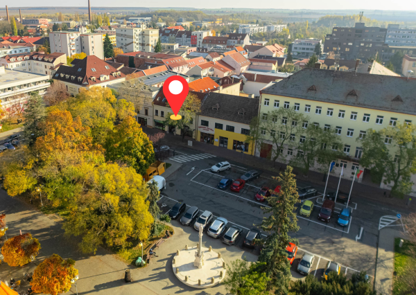 Komerčné priestory v centre s dvorom 120m2 a garážou. TOP PONUKA
