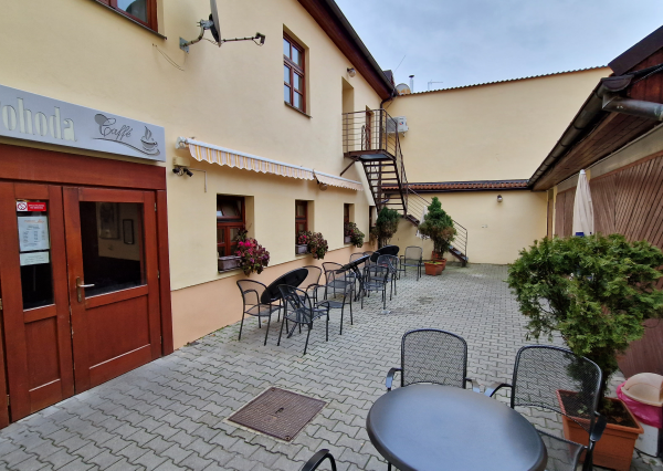 Komerčné priestory v centre s dvorom 120m2 a garážou. TOP PONUKA