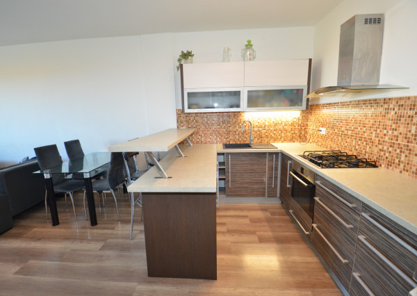 PREDANÉ - Pekný 2-izb. byt so šatníkom a vlastným kúrením. Nízke náklady a výborná dispozícia