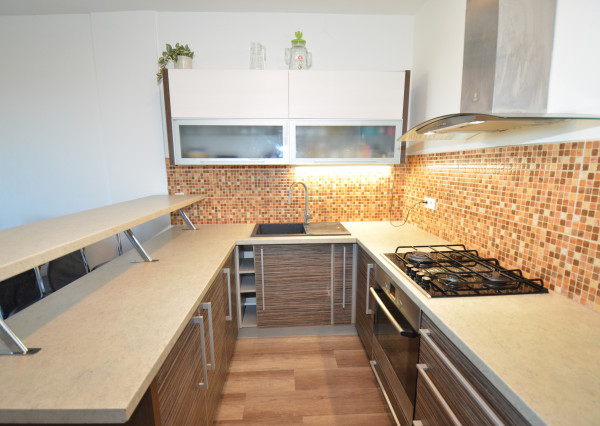 PREDANÉ - Pekný 2-izb. byt so šatníkom a vlastným kúrením. Nízke náklady a výborná dispozícia