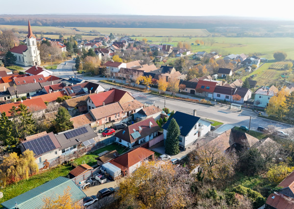 2 336 m² v CENTRE obce s kompletnými IS a stavebným povolením