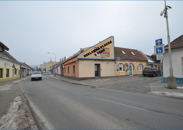 Obchodné priestory s reklamnou plochou v cene. Parkovanie pred prevádzkou.