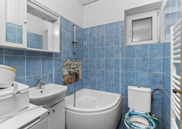 Pekný rodinný dom pod lesom s veľkým potenciálom. Nová strecha