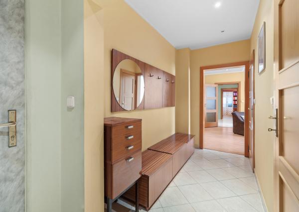 Krásny a svetlý 3-izb. byt s výhľadom do zelene. Oplatí sa vidieť