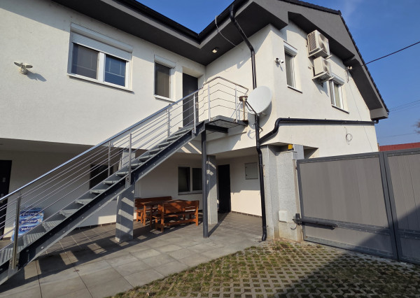 Veľký 1,5-izb byt s terasou a súkromným parkovaním. V cene internet aj energie