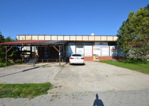Komerčná budova s pozemkom 1 439 m² + 3-izb byt| IGRAM