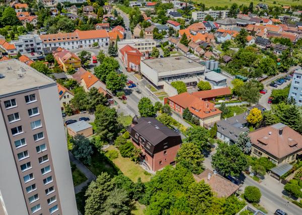 Reprezentatívna vila | Sídlo firmy + bývanie | Centrum Rače
