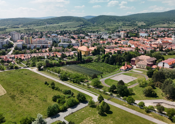 Developerský pozemok v takmer centre Modry | 3 401 m² | Územný plán na výstavbu RD - TOP PONUKA