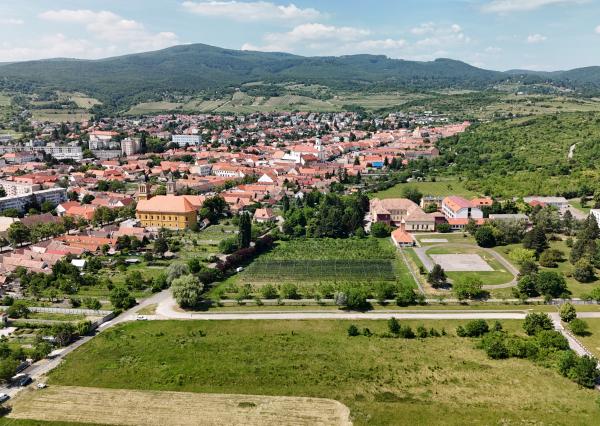 Stavebný pozemok v centre Modry | 3 401 m² | Územný plán na výstavbu RD - TOP PONUKA