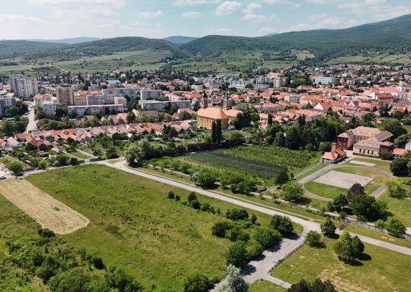 Stavebný pozemok v centre Modry | 3 401 m² | Územný plán na výstavbu RD - TOP PONUKA