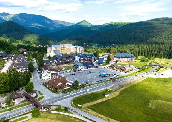 Stavebný pozemok so sieťami. Nádherný výhľad. Donovalley Resort.