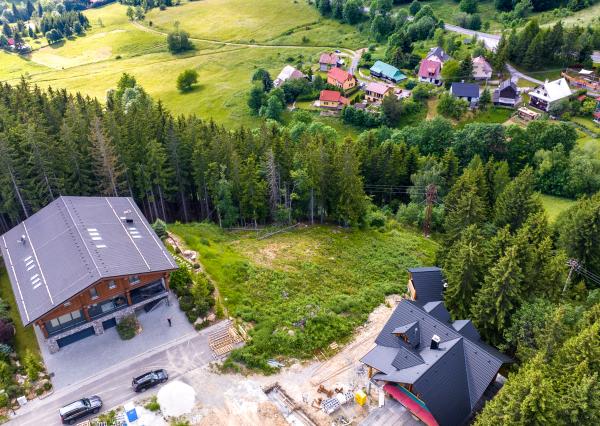 Stavebný pozemok so sieťami. Nádherný výhľad. Donovalley Resort.