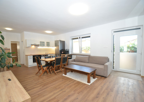Pekný a priestranný 2-izbový byt s výmerou cca 80 m² – Modra, Vinárska ulica