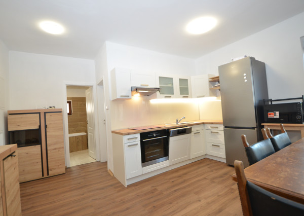 Pekný a priestranný 2-izbový byt s výmerou cca 80 m² – Modra, Vinárska ulica