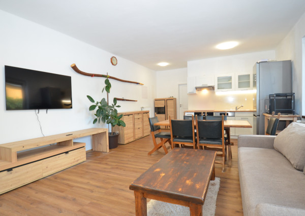 Pekný a priestranný 2-izbový byt s výmerou cca 80 m² – Modra, Vinárska ulica