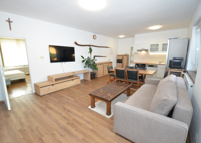 Pekný a priestranný 2-izbový byt s výmerou cca 80 m² – Modra, Vinárska ulica