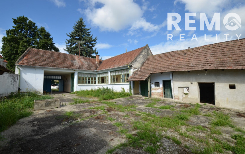 Samostatne stojaci rodinný dom s pozemkom 897m2