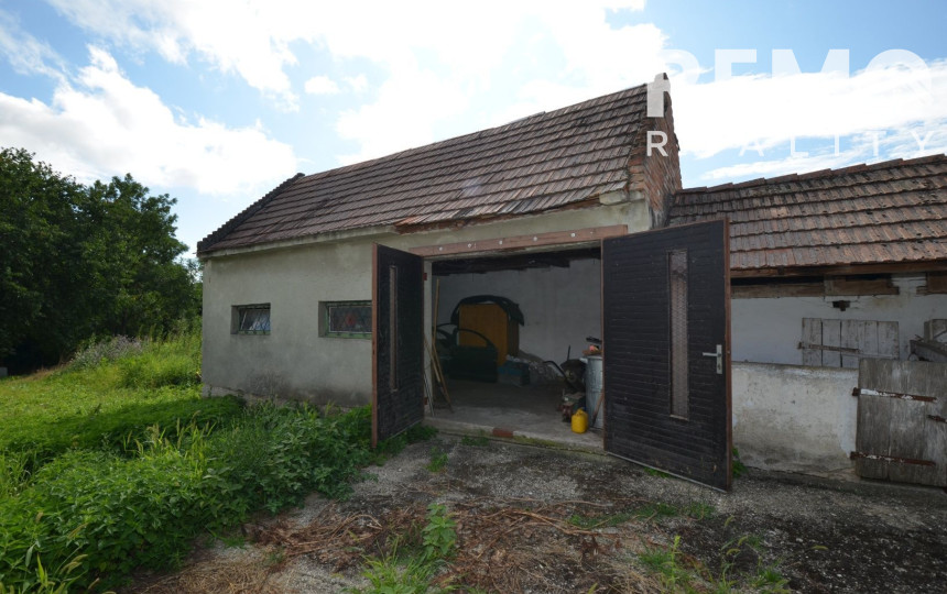 Samostatne stojaci rodinný dom s pozemkom 897m2