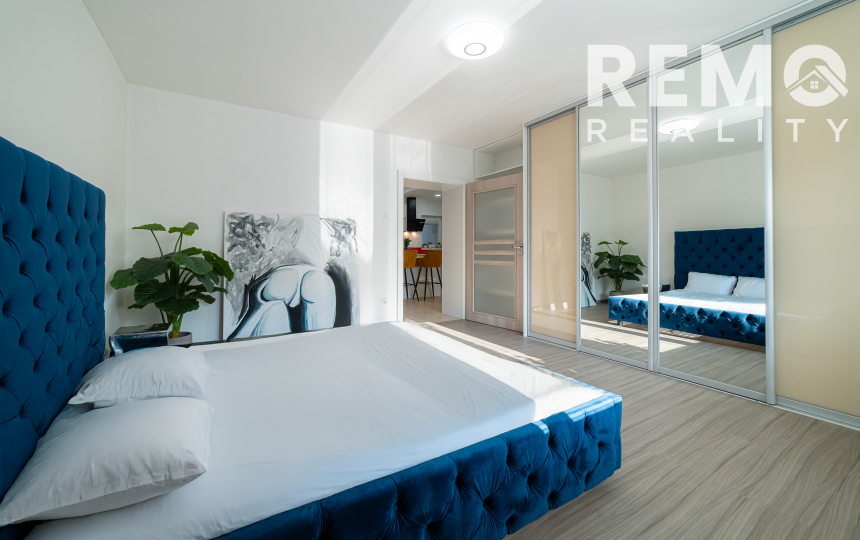 Veľký rodinný dom s pivnicou a altánkom. Super cena.