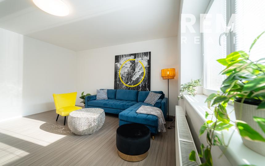 Veľký rodinný dom s pivnicou a altánkom. Super cena.