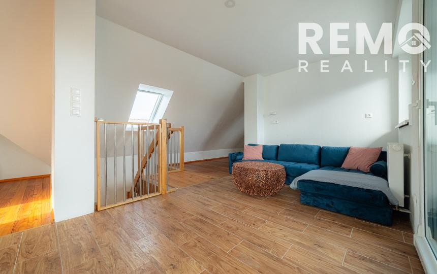 Veľký rodinný dom s pivnicou a altánkom. Super cena.