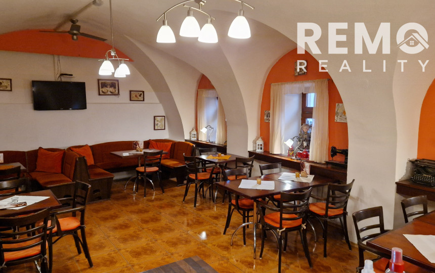 Prenájom kaviarne v centre s 120m2 terasou a garážou. TOP PONUKA