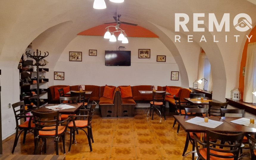 Prenájom kaviarne v centre s 120m2 terasou a garážou. TOP PONUKA