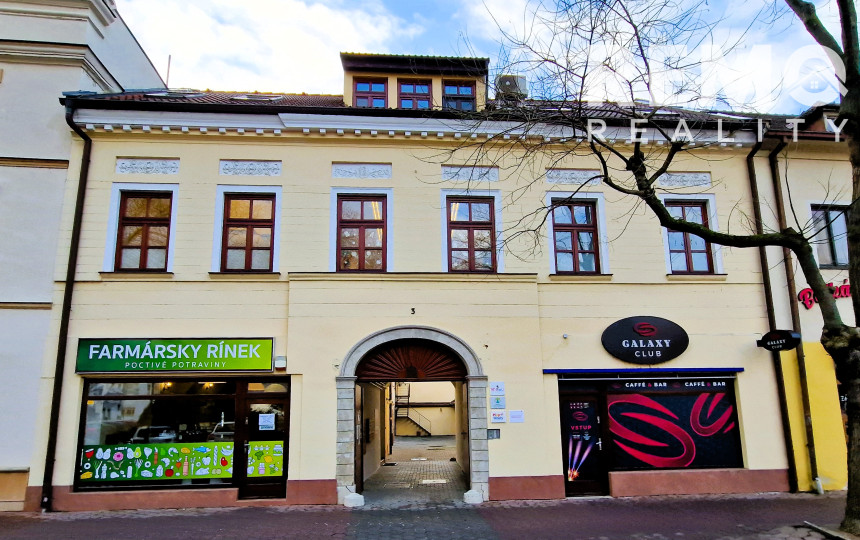 Obchodné priestory v centre s dvorom 120m2 a garážou. TOP PONUKA