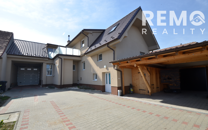 6-izb. Veľký rodinný dom s pivnicou a altánkom. Oplatí sa vidieť.