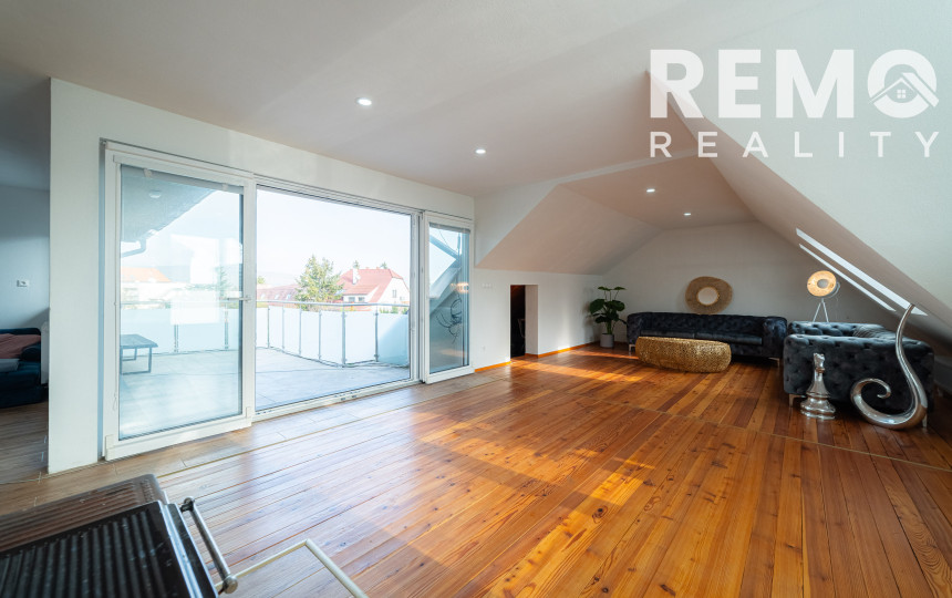 6-izb. Veľký rodinný dom s pivnicou a altánkom. Oplatí sa vidieť.