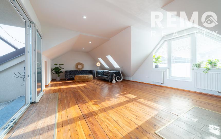 REZERVOVANÉ 6-izb. Rodinný dom s pivnicou, pozemok 638 m² DOHODA MOŽNÁ