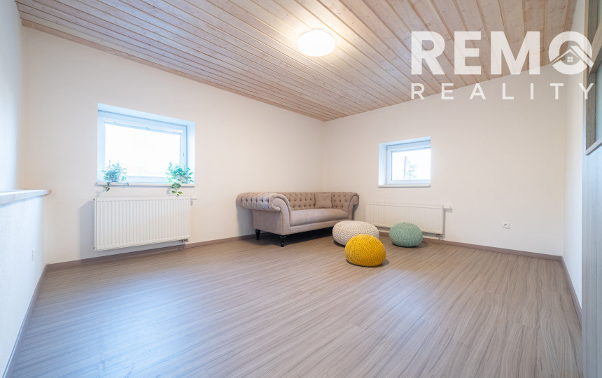 REZERVOVANÉ 6-izb. Veľký rodinný dom s pivnicou a altánkom. Oplatí sa vidieť.