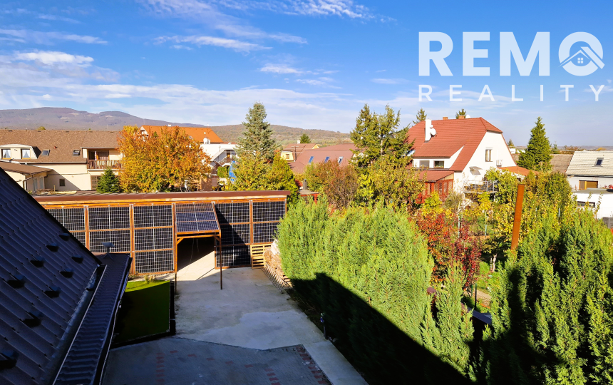 REZERVOVANÉ 6-izb. Veľký rodinný dom s pivnicou a altánkom. Oplatí sa vidieť.