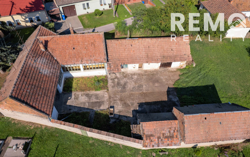 REZERVOVANÉ Rodinný dom s pozemkom 897m2. Možnosť financovať cez hypotéku.