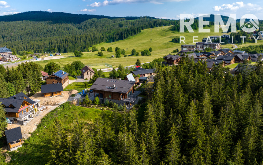 Stavebný pozemok možnosť postaviť 2 chaty. Všetky is, Donovalley Resort. TOP PONUKA