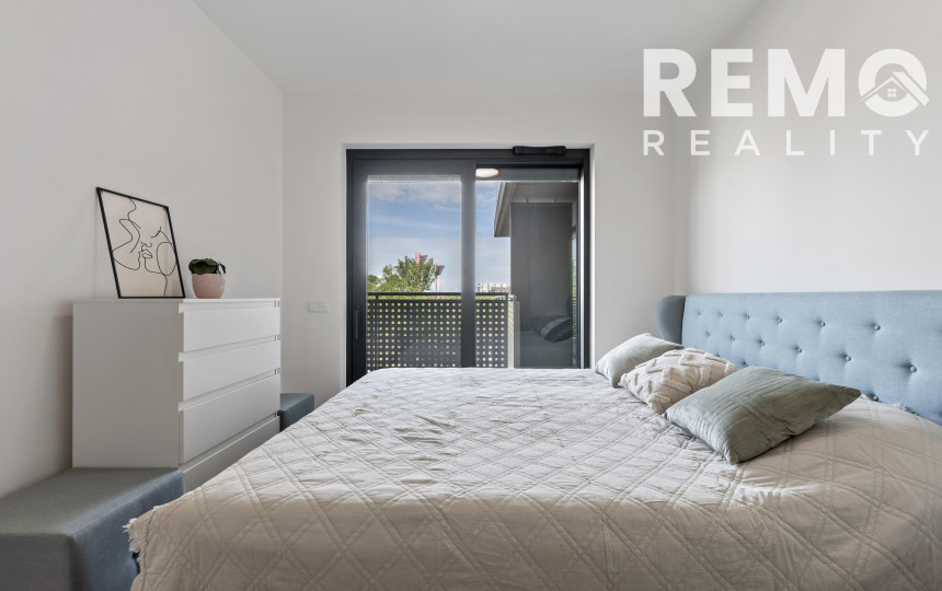 Štýlový 2-izb. byt v Tehelnom poli – 2 balkóny, parkovanie, pivnica v CENE