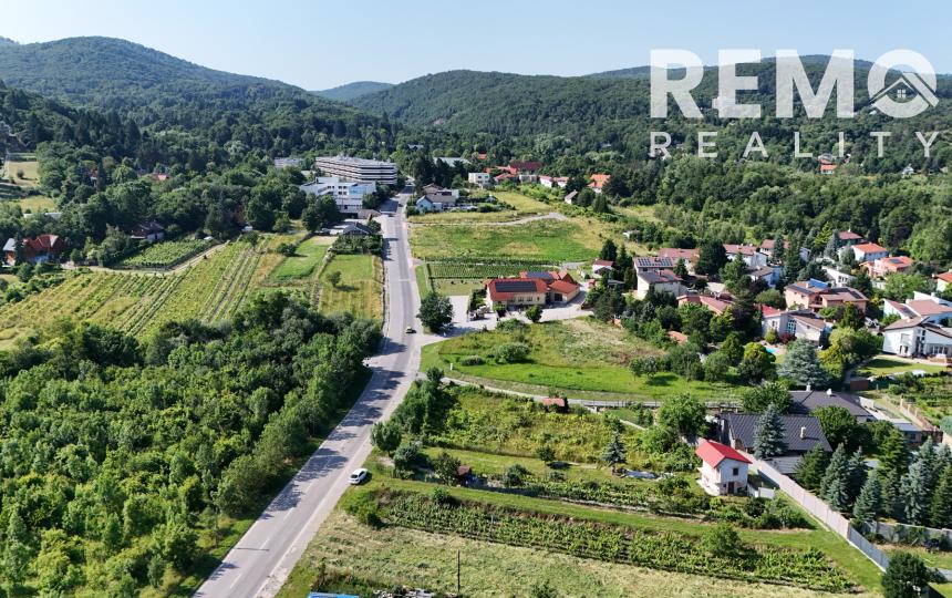 Rekreačný domček s pekným pozemkom v Harmónii. Odporúčam